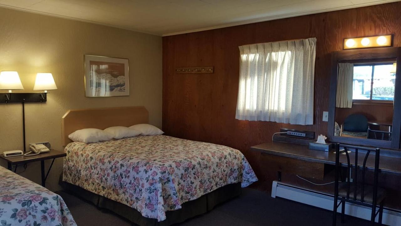 Indianhead Motel Ironwood Bagian luar foto