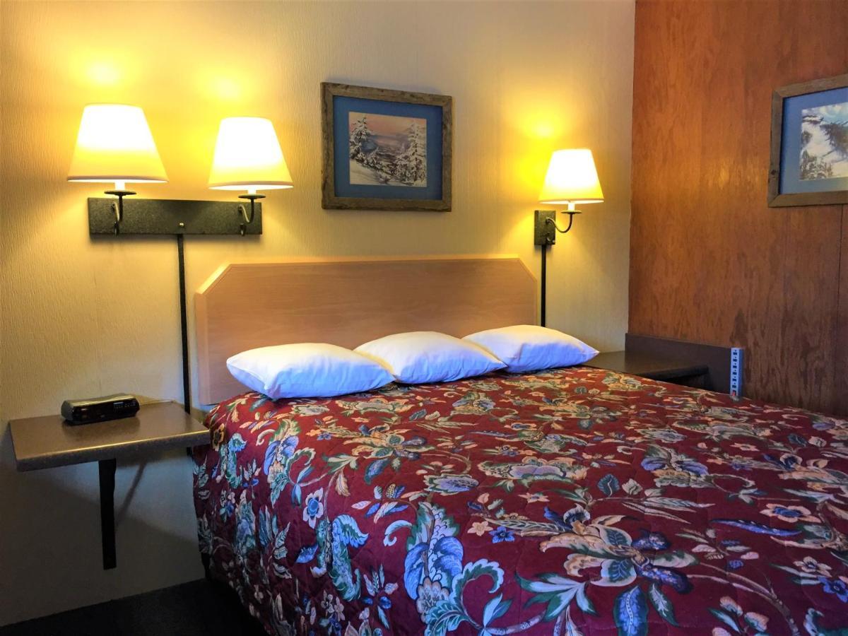 Indianhead Motel Ironwood Bagian luar foto