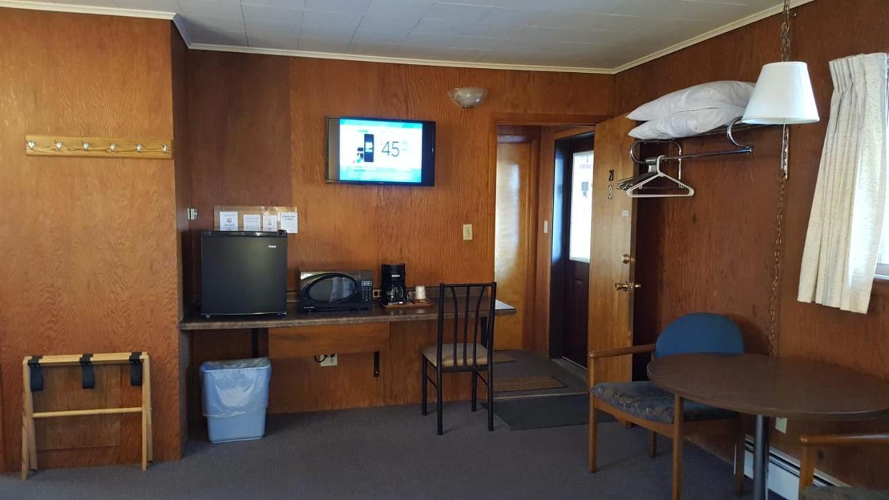 Indianhead Motel Ironwood Bagian luar foto