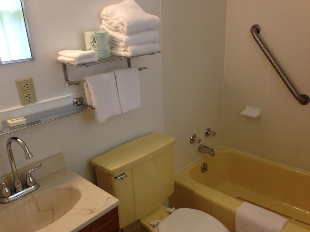 Indianhead Motel Ironwood Ruang foto